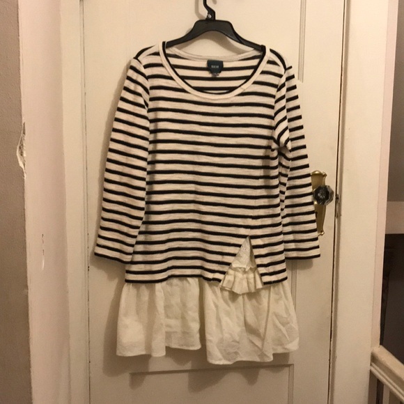 Adorable Black & White Striped Dress🖤 - Picture 1 of 5